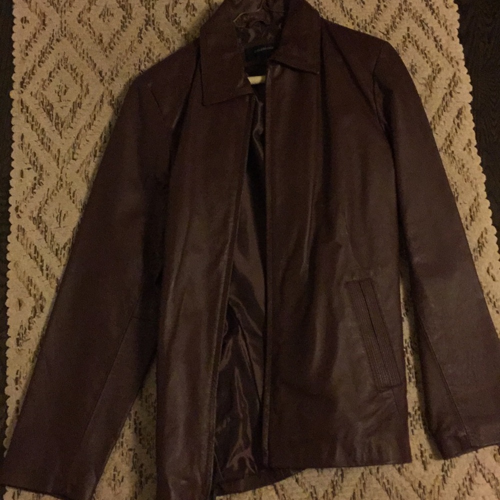 Lady’s medium leather coat